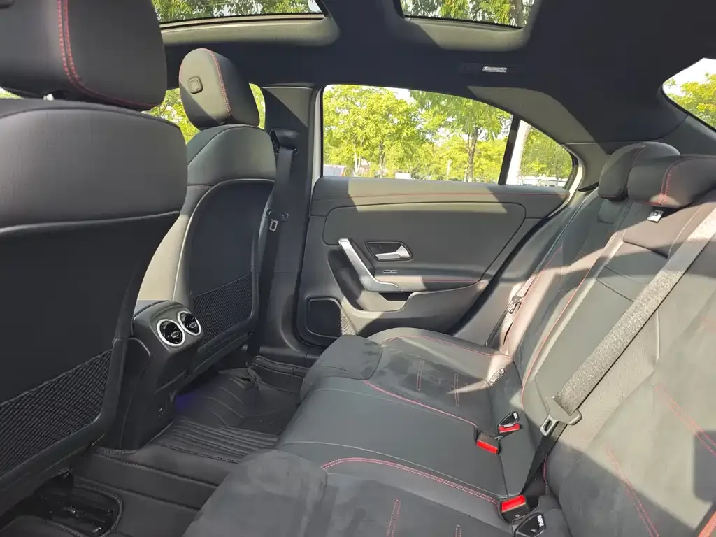 Mercedes-Benz A-Class 2024 из CN, фото 9