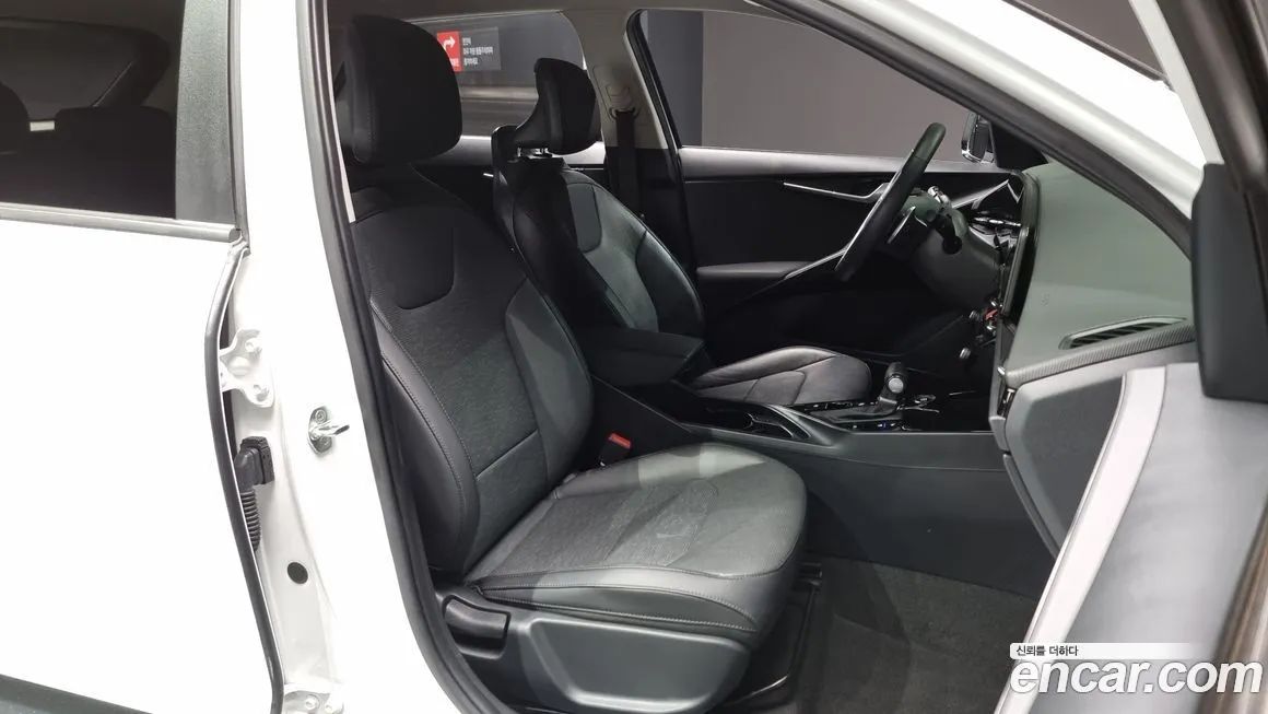 Kia Niro — фото 10