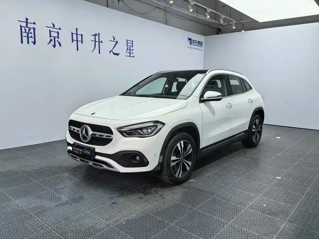 Mercedes-Benz GLA — фото 1