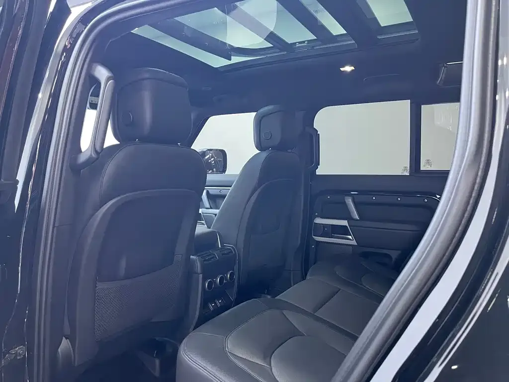 Land Rover Defender — фото 10