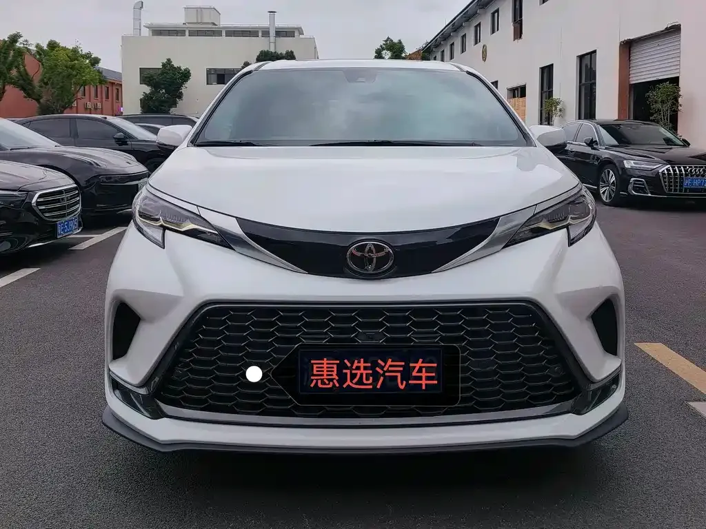 Toyota Granvia 2025 из CN, фото 2