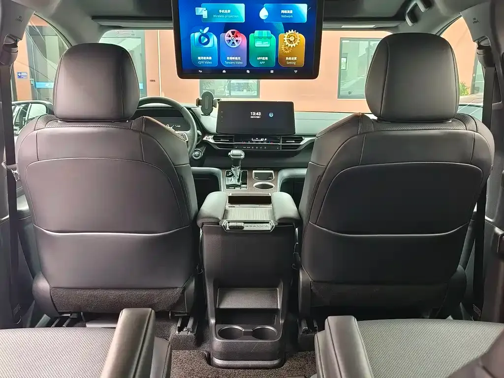 Toyota Granvia 2025 из CN, фото 6