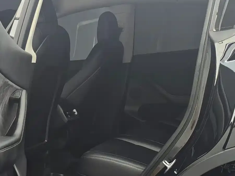 Tesla Model Y 2022 из CN, фото 5