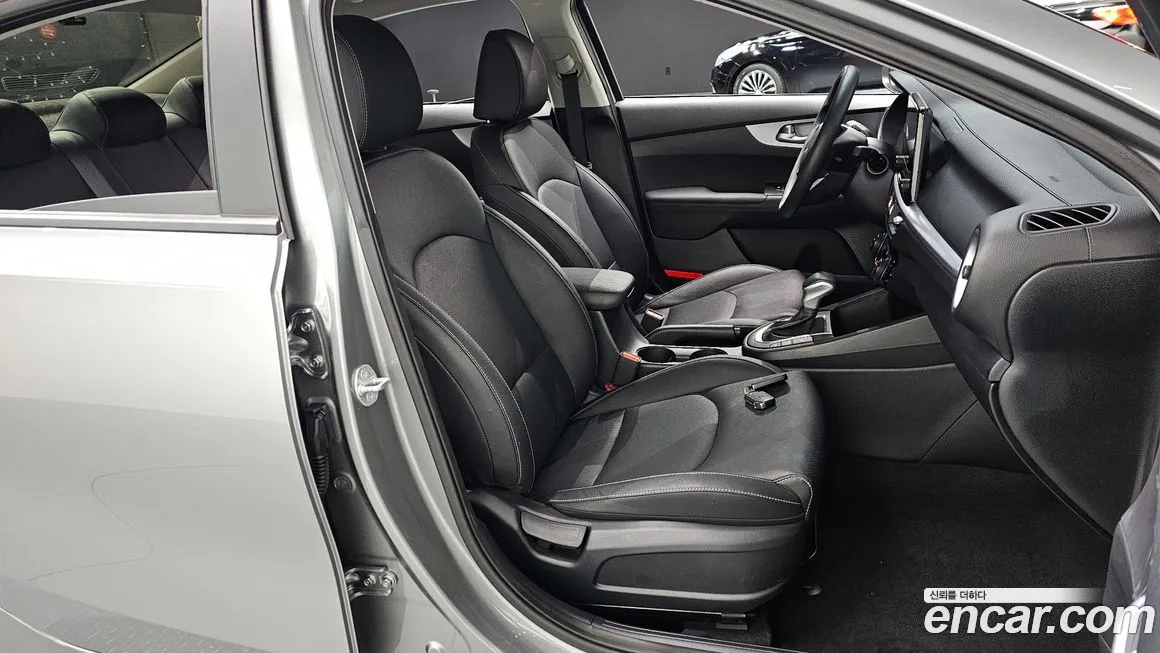 Kia K3 2023 из KR, фото 10