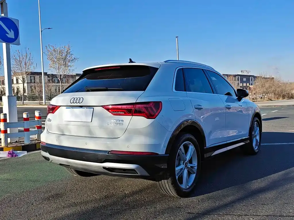 Audi Q3 — фото 4