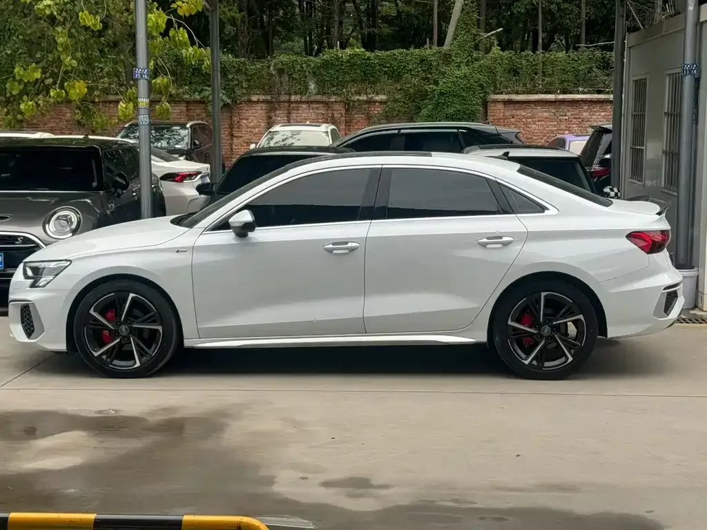 Audi A3 2022 из CN, фото 3