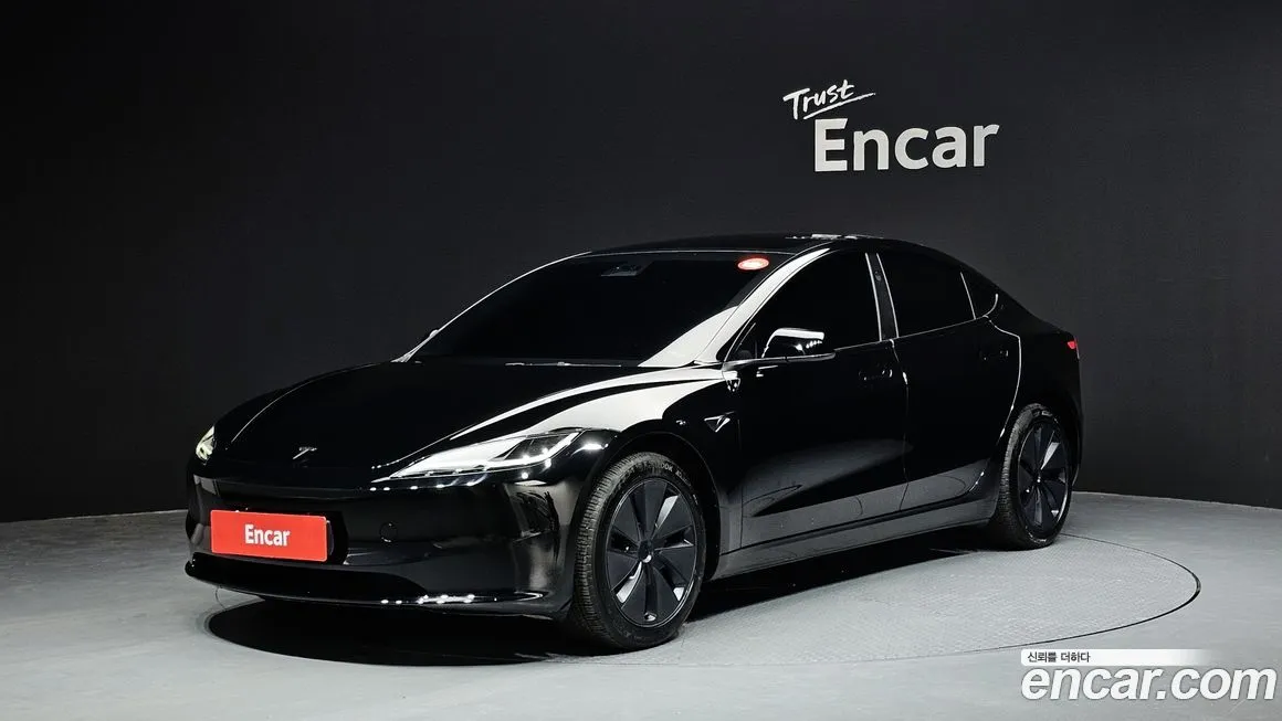 Tesla Model 3 — фото 1