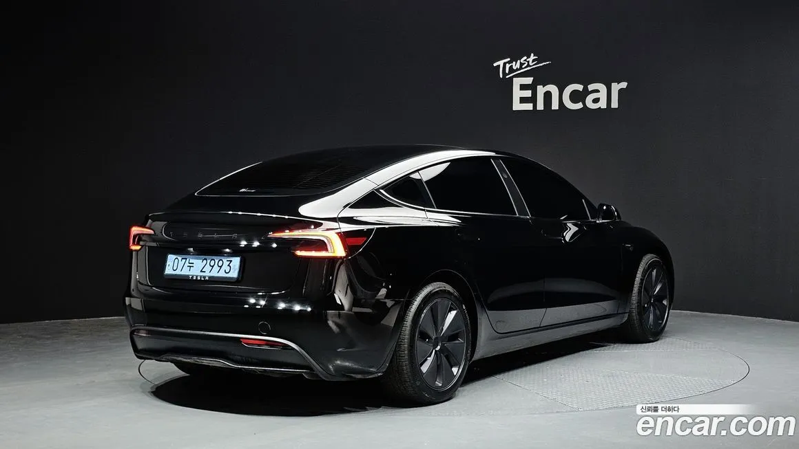 Tesla Model 3 — фото 2