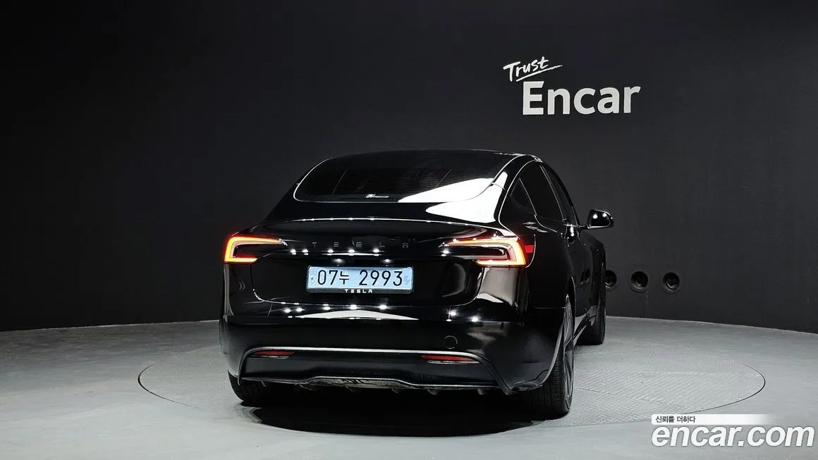 Tesla Model 3 — фото 4