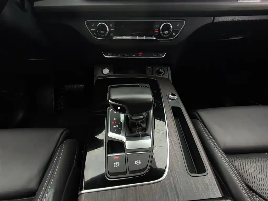 Audi Q5L 2022 из CN, фото 7
