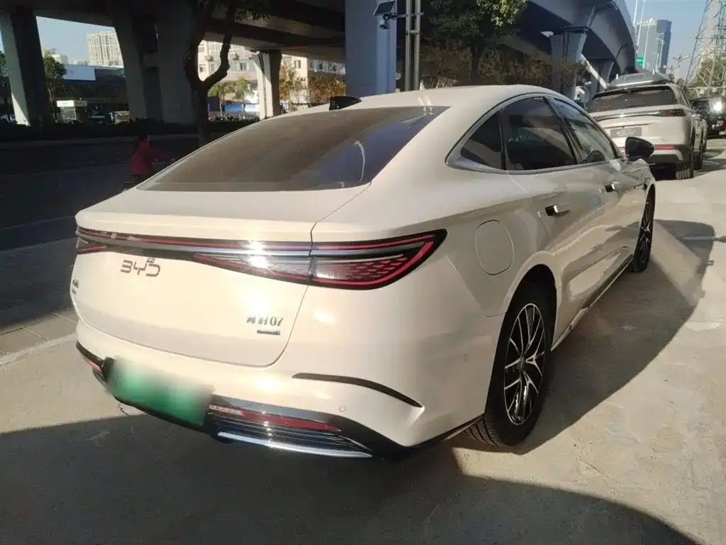 BYD Seal 07 DM-i — фото 7