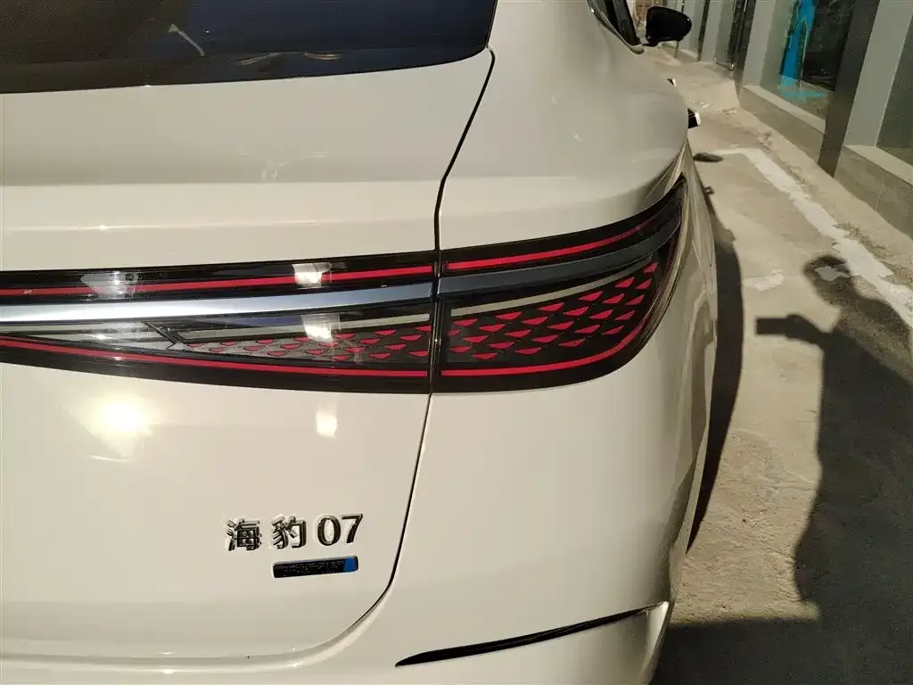 BYD Seal 07 DM-i — фото 8