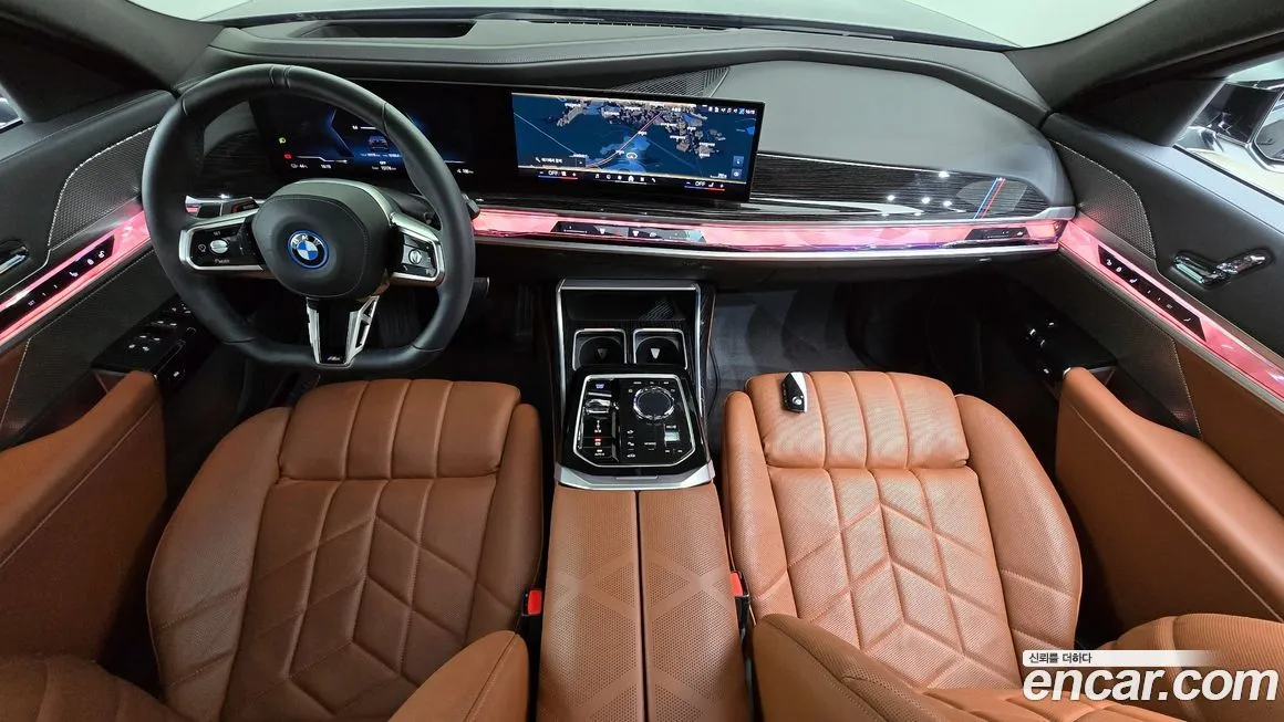 BMW i7 — фото 7