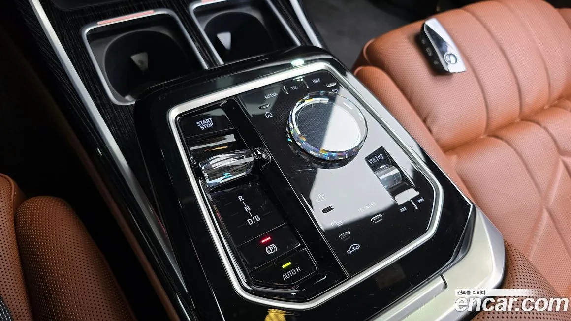 BMW i7 — фото 9