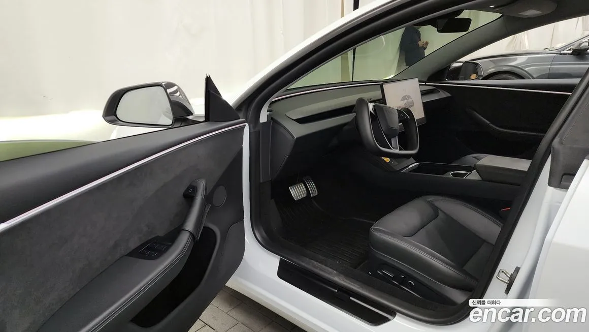 Tesla Model 3 — фото 10