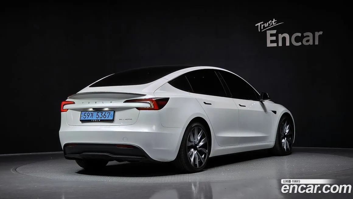 Tesla Model 3 — фото 2