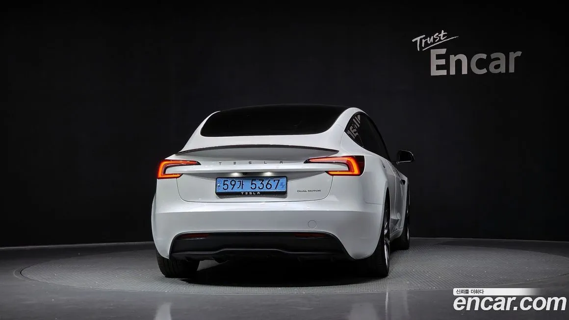 Tesla Model 3 — фото 4