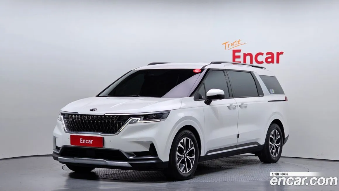Kia Carnival — фото 1