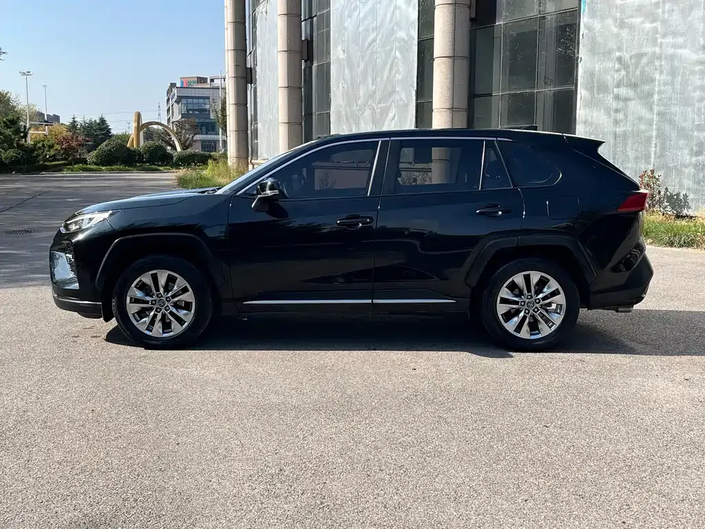 Toyota Wildlander 2021 из CN, фото 3