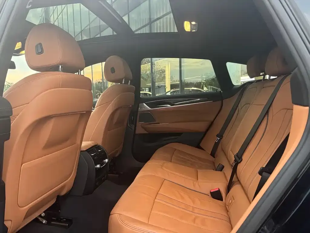 BMW 6 Series GT 2023 из CN, фото 8