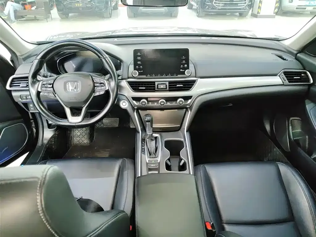 Honda Accord — фото 10