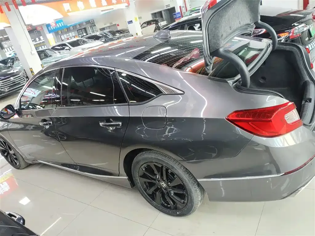 Honda Accord — фото 5