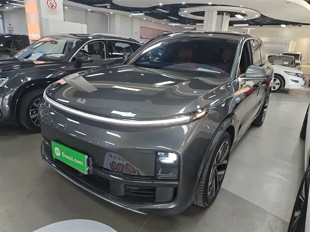 Li Auto L8 — фото 2