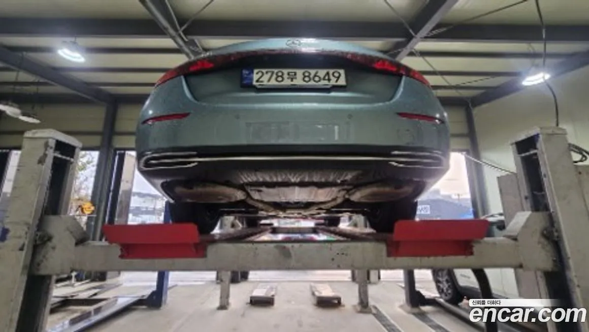 Mercedes-Benz E-Class — фото 2