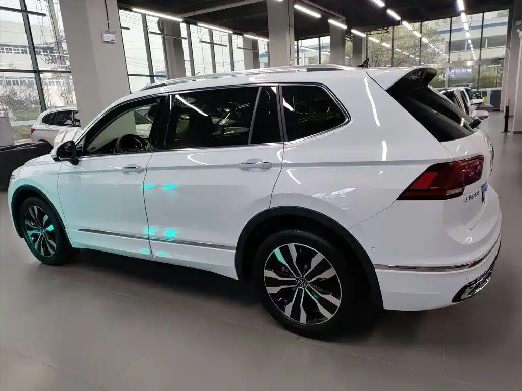 Volkswagen Tiguan L 2024 из CN, фото 5
