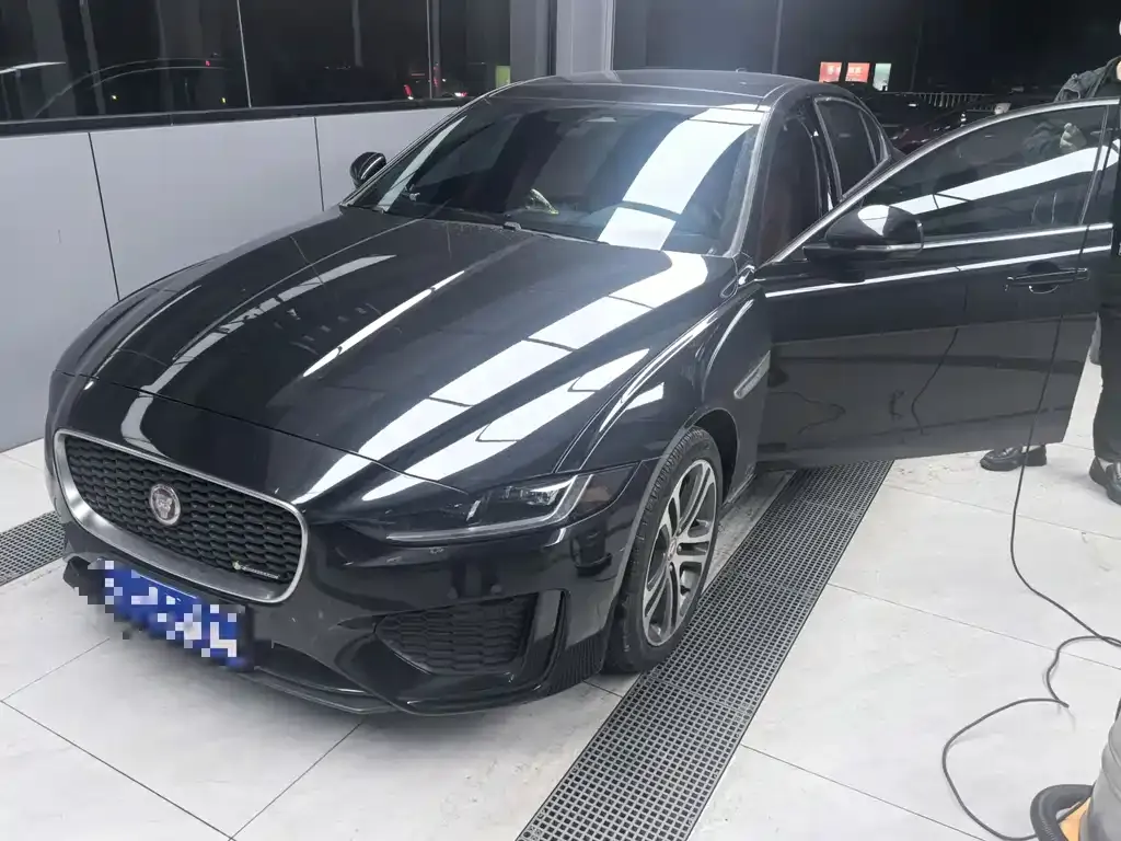 Jaguar XEL — фото 1