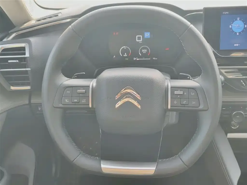 Citroen C5 X 2024 из CN, фото 3