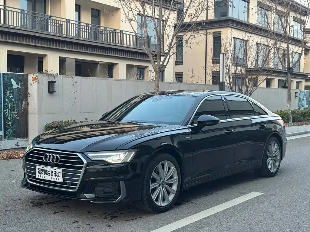 Audi A6L — фото 1