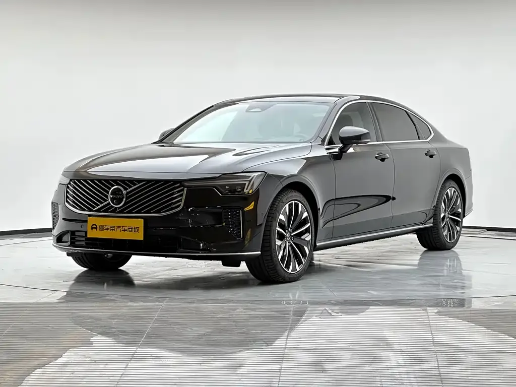Volvo S90 — фото 1