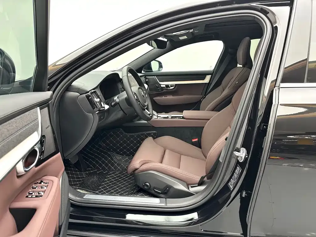 Volvo S90 — фото 10