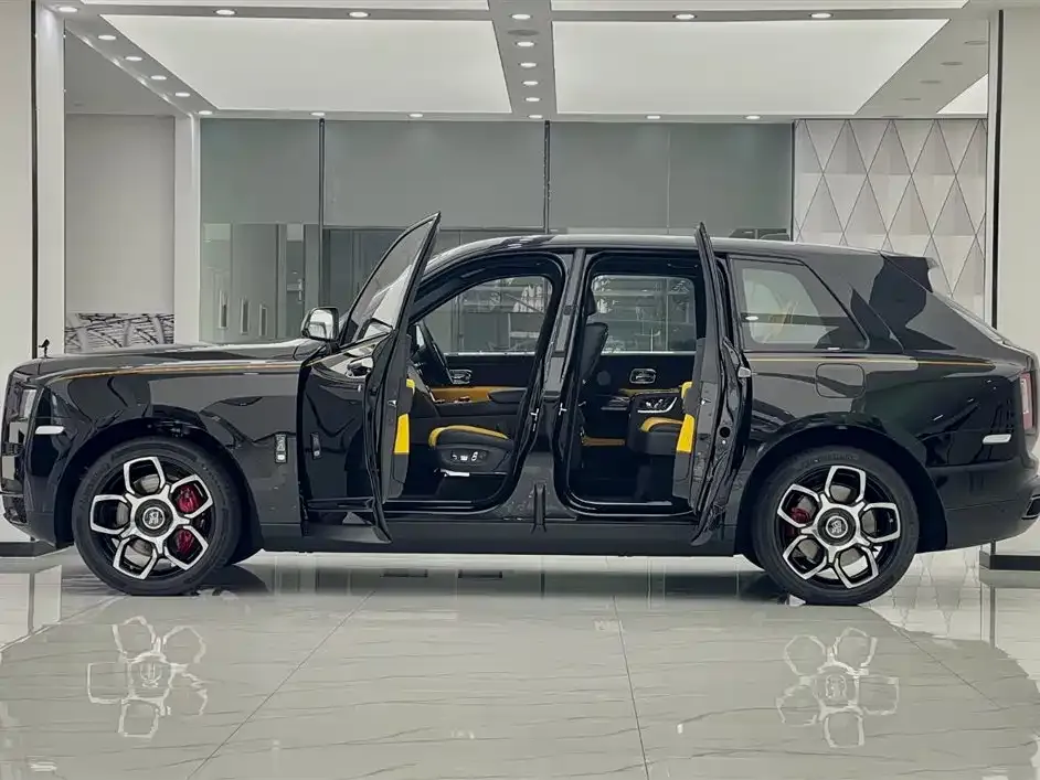 Rolls-Royce Cullinan 2023 из CN, фото 3