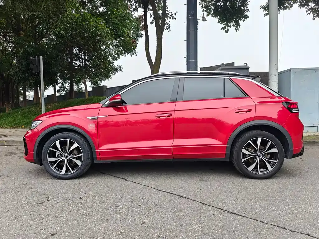 Volkswagen T-Roc — фото 7