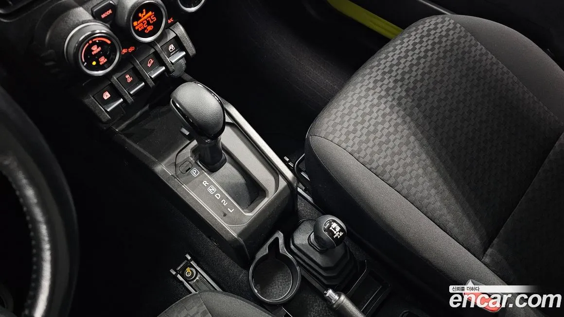 Suzuki Jimny 2022 из KR, фото 9