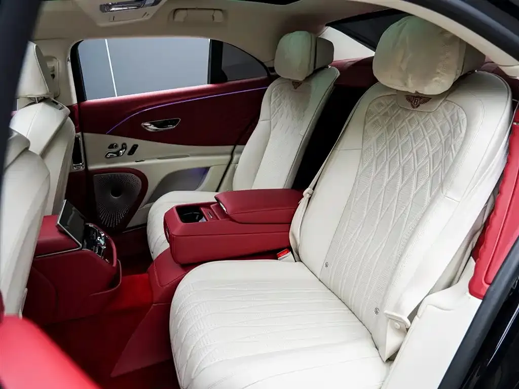 Bentley Flying Spur PHEV 2022 из CN, фото 10