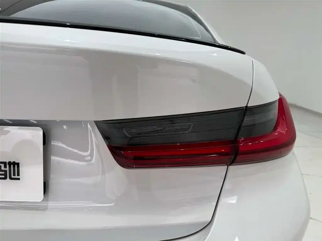 BMW 3 Series 2024 из CN, фото 10