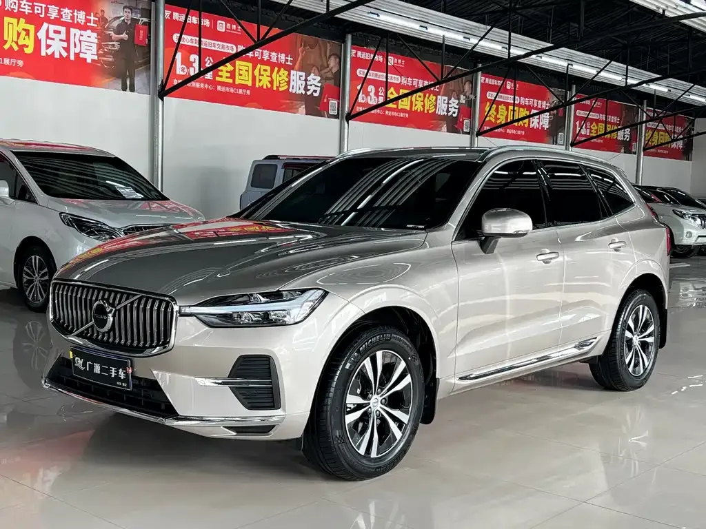 Volvo XC60 — фото 1