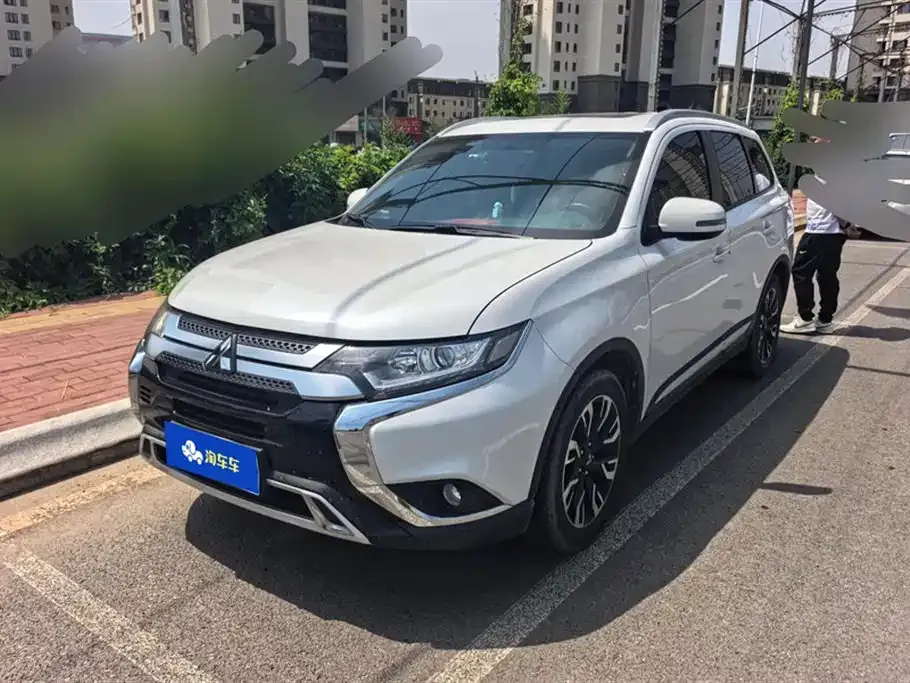 Mitsubishi Outlander 2021 из CN, фото 1