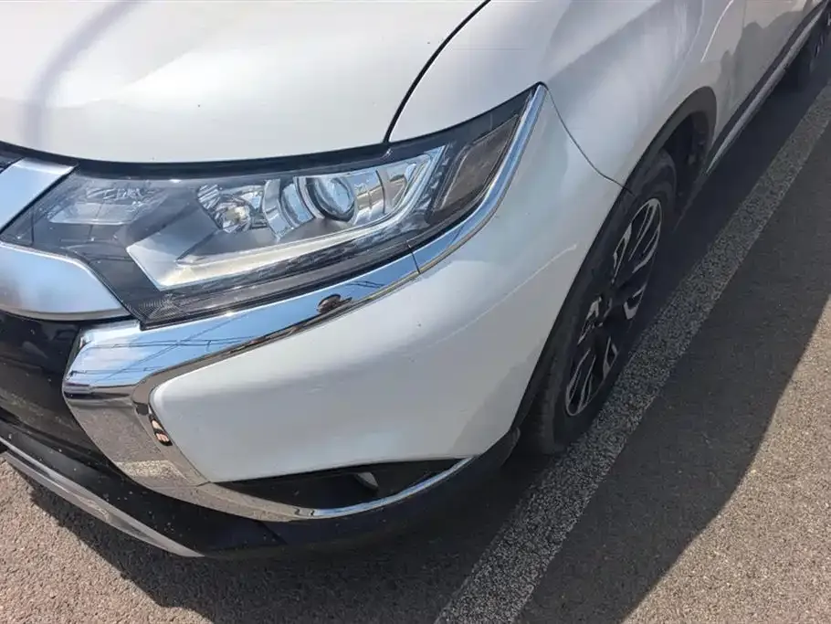 Mitsubishi Outlander 2021 из CN, фото 5