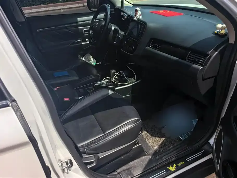Mitsubishi Outlander 2021 из CN, фото 8