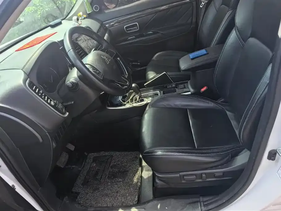 Mitsubishi Outlander 2021 из CN, фото 9
