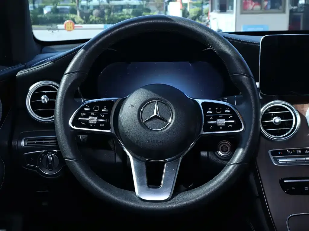 Mercedes-Benz GLC — фото 8