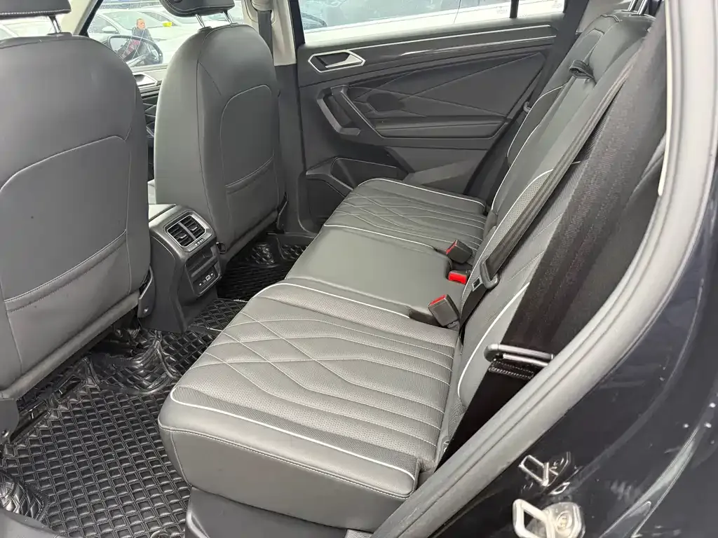 Volkswagen Tiguan L 2021 из CN, фото 5