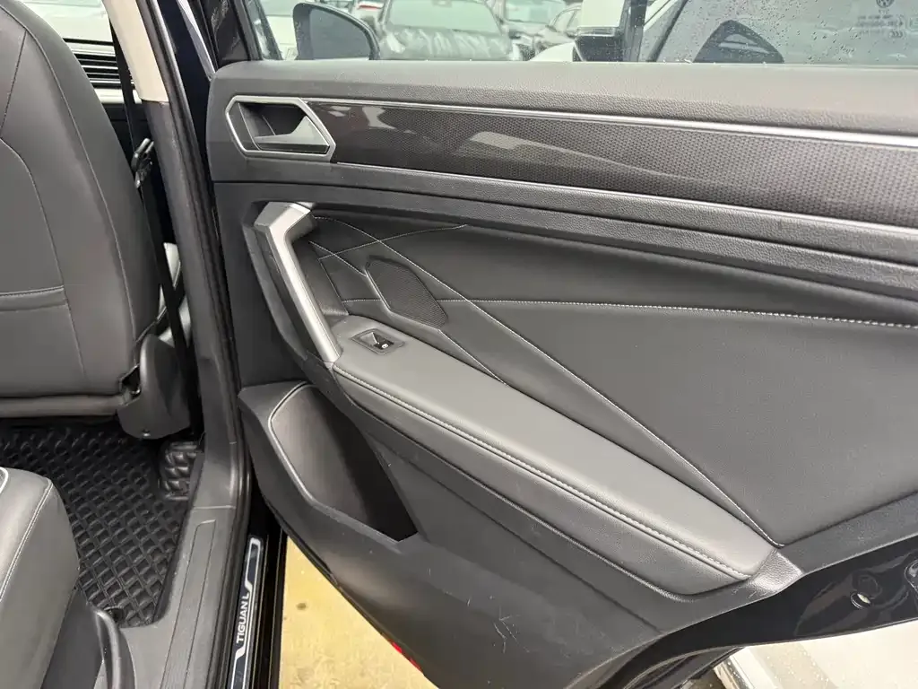 Volkswagen Tiguan L 2021 из CN, фото 8