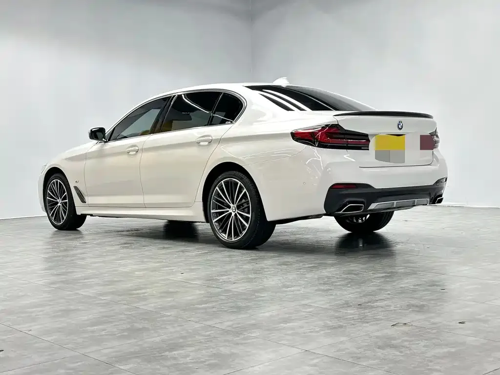 BMW 5 Series — фото 5
