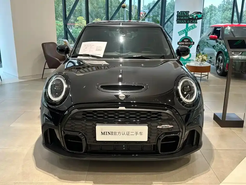 MINI Cooper (3-door) 2023 из CN, фото 2