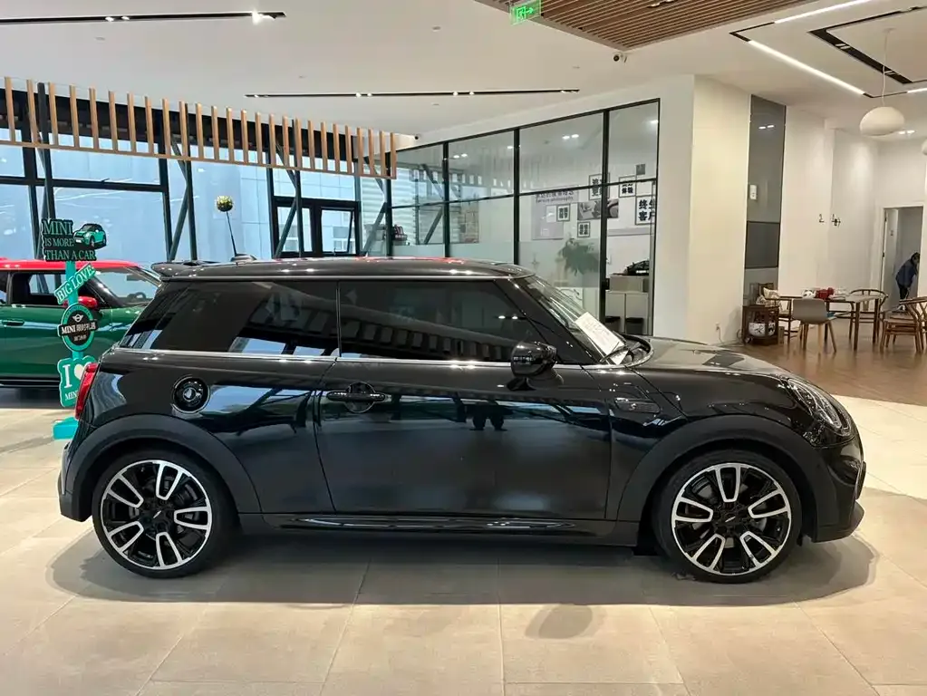 MINI Cooper (3-door) 2023 из CN, фото 3